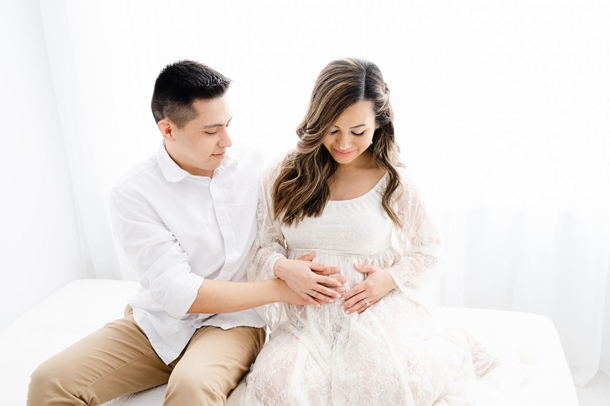 What to Wear for Maternity Photos