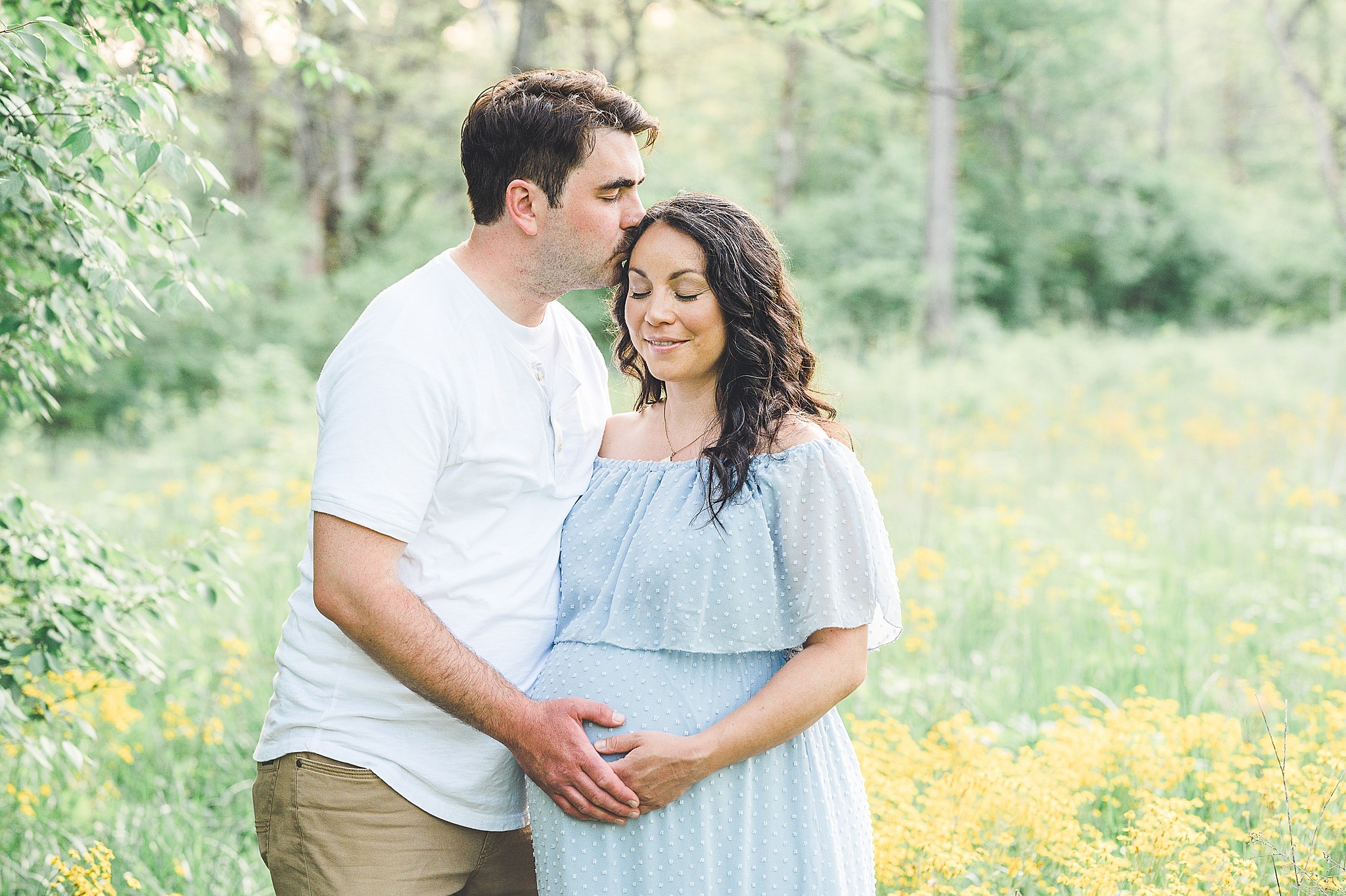 Maternity Session in Dayton Ohio Wildflower Field | Expecting Baby Nerone