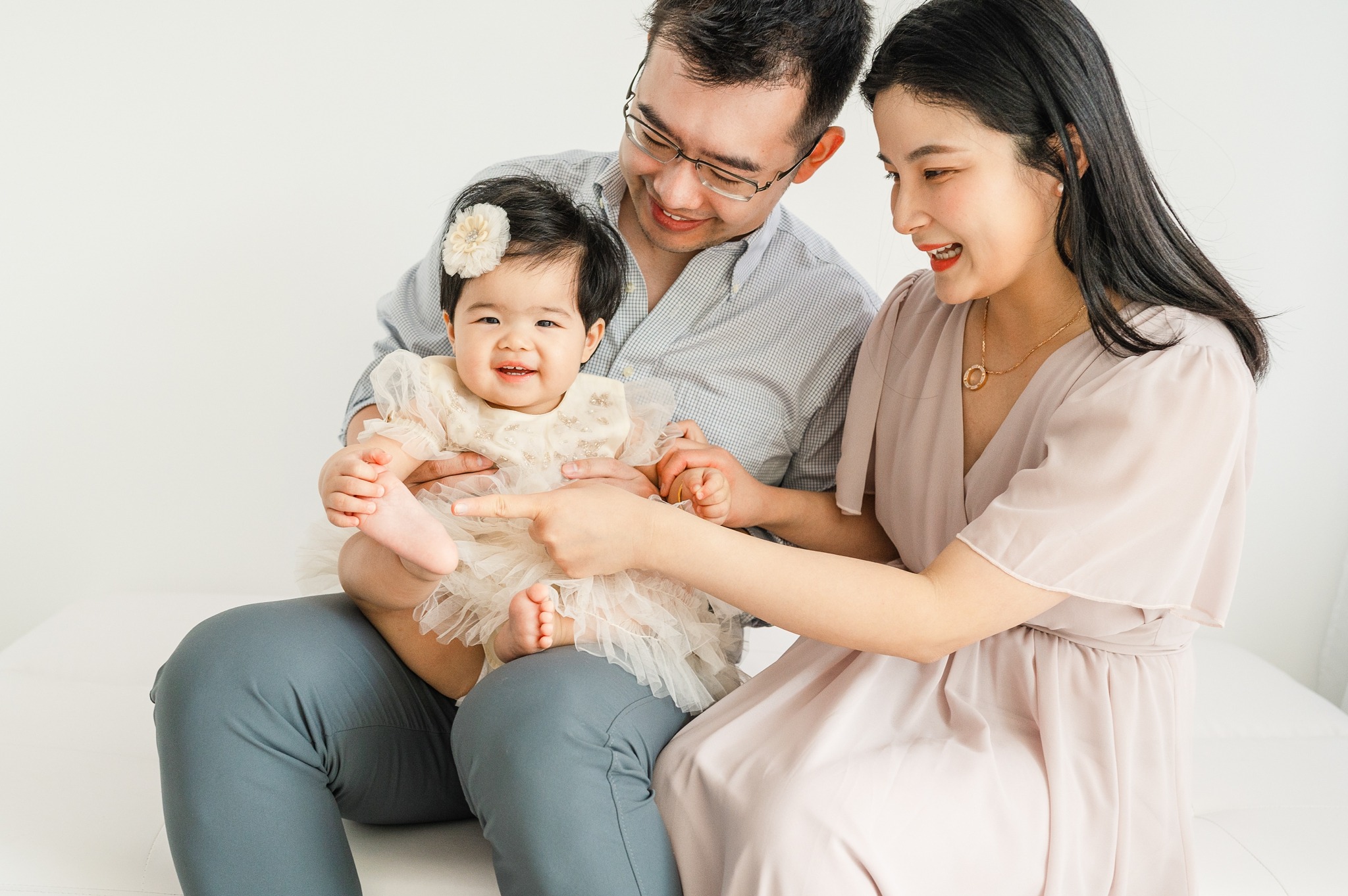 Family Portraits with a Baby | The Jiang Family