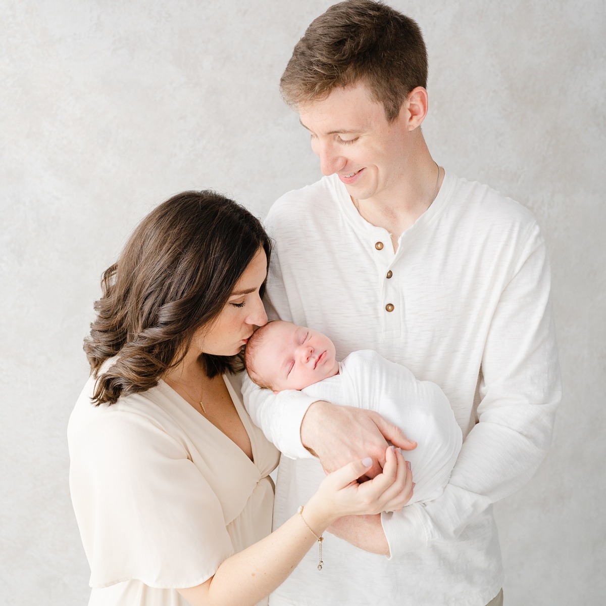 Full Service Newborn Photographer for First Time Moms
