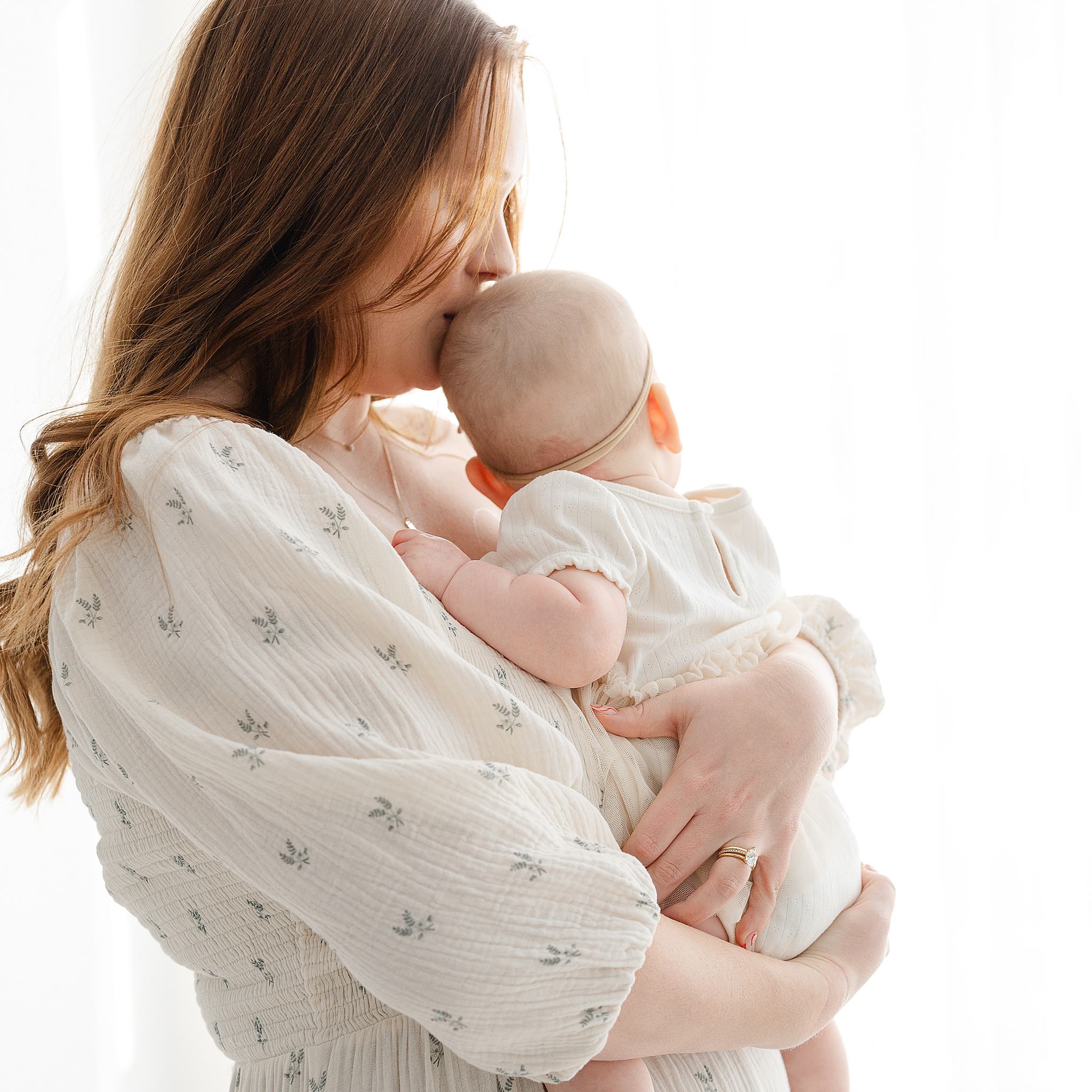 How to Have a Relaxed Family Photo Session with a Baby
